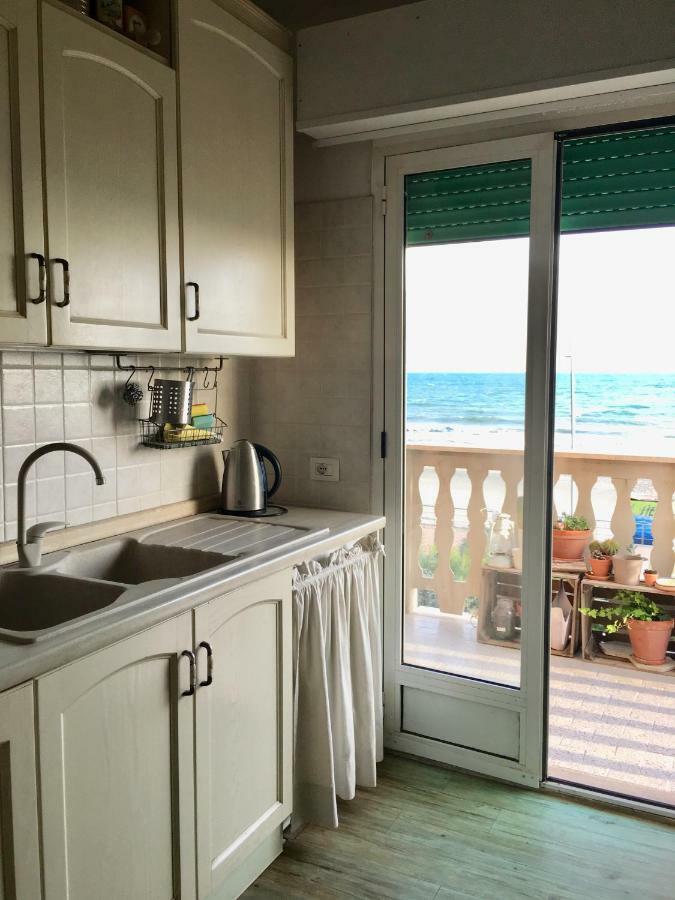 شقة ليدو دي أوستيا  في Casa Al Mare المظهر الخارجي الصورة
